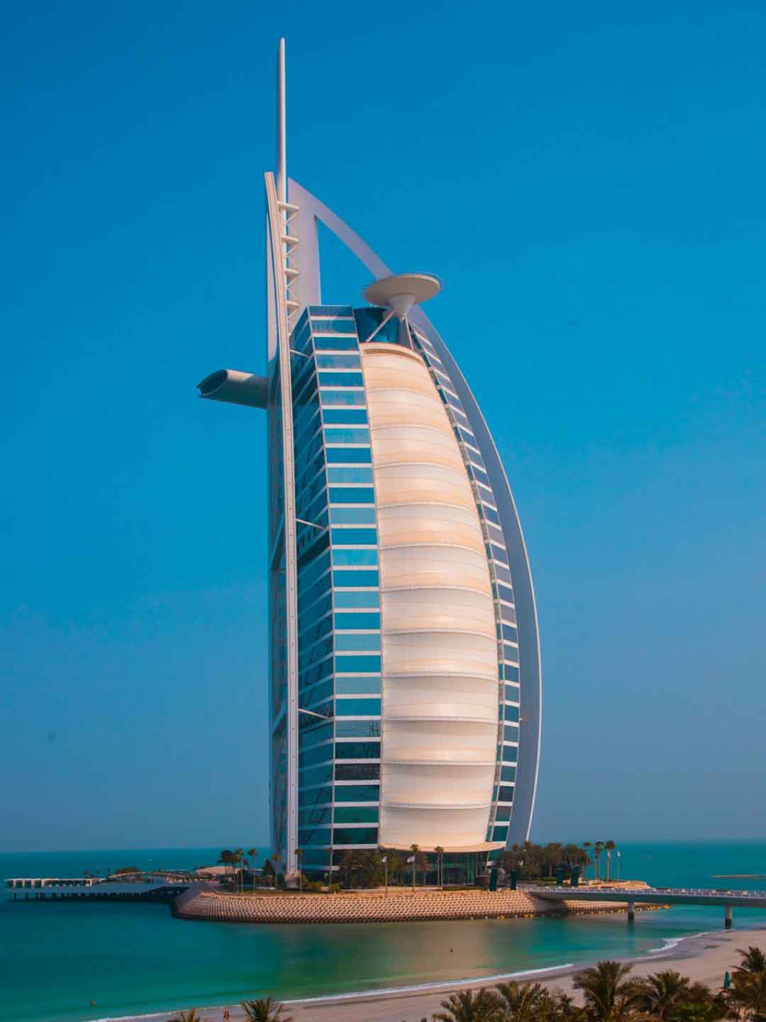 Exploring Dubais 5 Star Luxury Stay New